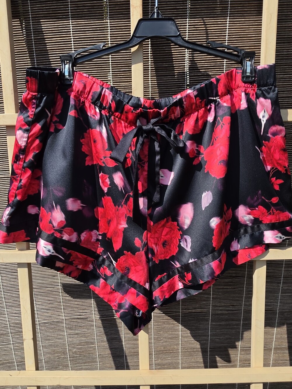 Victoria’s Secret Black With Red Roses Sleep Shorts XL